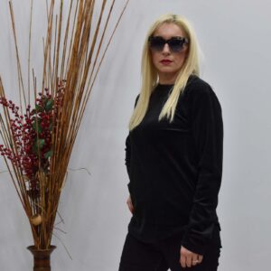 Βελούδινη γυναικεία μπλούζα