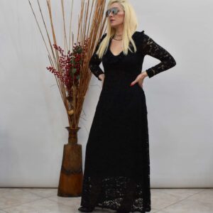 Γυναικείο μαύρο φόρεμα με δαντέλα