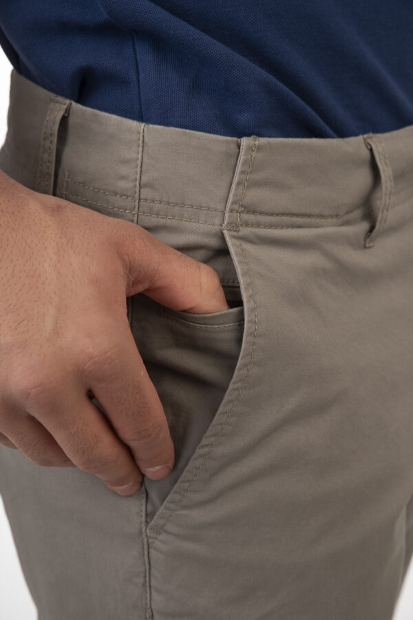Ανδρικό παντελόνι grey  chinos  με μία ζώνη πλεκτή δώρο - Image 6