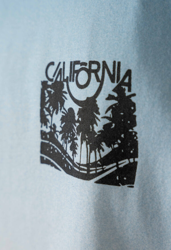 Κοντομάνικη light blue μπλούζα California  με black βερμούδα  για αγόρια  1-6 Ετών Hashtag - Image 3