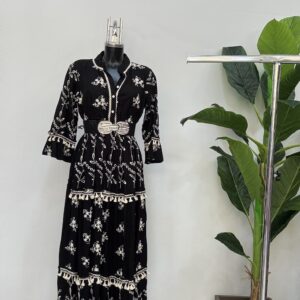 Boho black φόρεμα με κέντημα maxi
