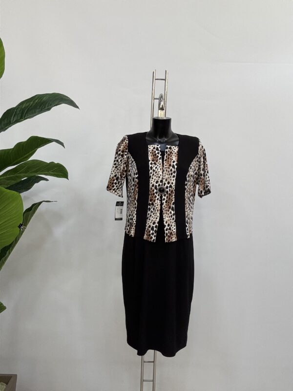 Kλασικό μαύρο φόρεμα γυναικείο με animal print