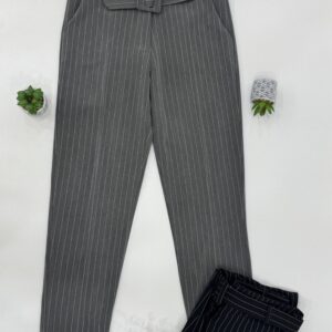 Παντελόνι σε στενή γραμμή αστραγάλου