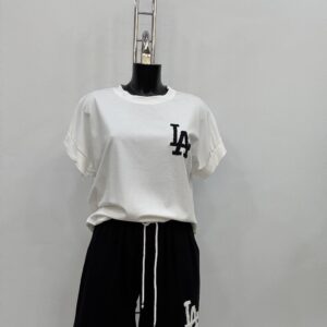 Γυναικεία βερμούδα - σορτς με μπλούζα