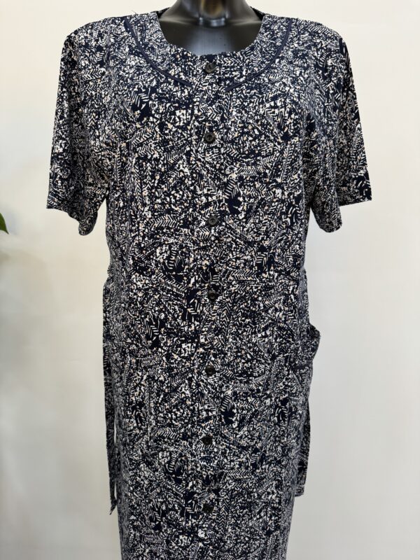 Εμπριμέ φόρεμα plus size κλασικό με τσέπη for home and night - Image 2